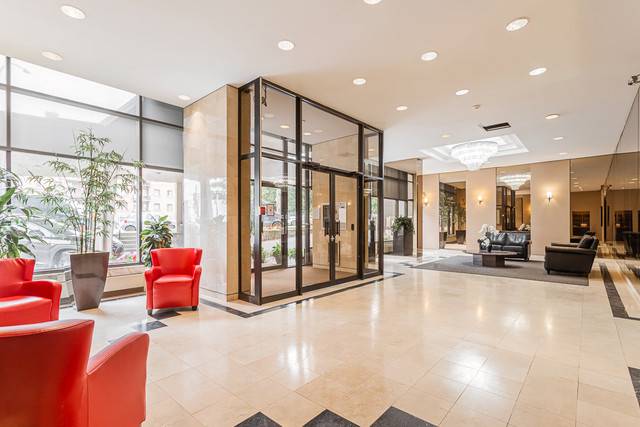 adj,Westmount,3,bedrooms,2 bathrooms ,OCTOBER