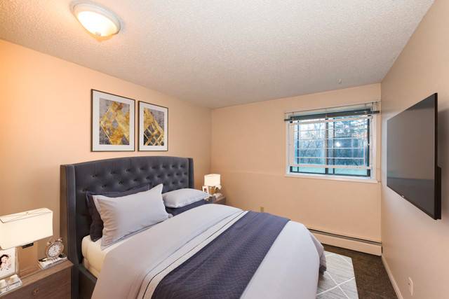 1 Bedroom - 3710 52 Ave.