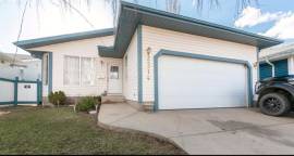 House For Rent - 4 Bedroom Bungalow in College Park (Sept 1st)