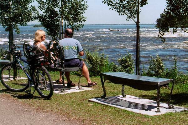 ⭐️VERY QUIET-CLEAN-CALM- ★WIFI ROOM -CHAMBRE LACHINE *FURNISHED.