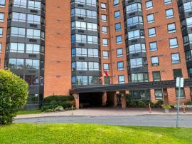 West end Bayshore quite  2bm 2br parking Sept 1
