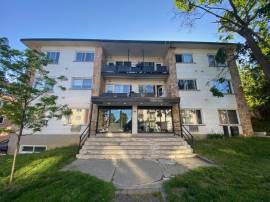 725 30e Ave - Two-Bedroom (4.5) Apartment for Rent