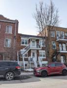 LOOKING FOR A ROOMMATE for October