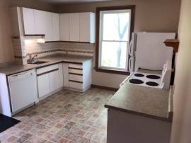 Large character suite, utilities included for  September 1, 2022