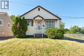 555 CHAMPLAIN DIEPPE - 2 BEDROOM HOUSE WITH GARAGE - OCT 1ST