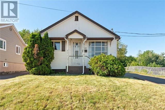 555 CHAMPLAIN DIEPPE - 2 BEDROOM HOUSE WITH GARAGE - OCT 1ST