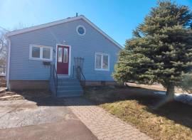 2 bedroom 2 bathroom. House available for October 1st