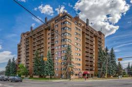 1 Bedroom + Den Premium - 3710 52 Ave. *Renovated Suite*