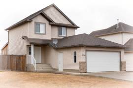 Perfect Family Home with Double Car Garage & Fenced Yard - Oct!