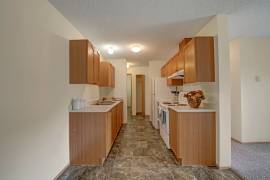 Spacious 2 Bedroom with Washer & Dryer - Great Location