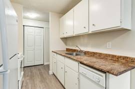 1 Bedroom Apartment for Rent, Parking Available