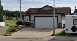 Stunning 5 Bedroom Home in Inglewood!