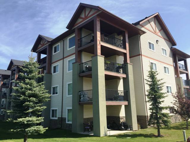 ALL UTILITIES INCLUDED ~ TOP FLOOR SUITE IN INGLEWOOD