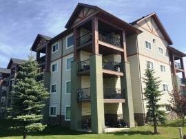 ALL UTILITIES INCLUDED ~ TOP FLOOR SUITE IN INGLEWOOD