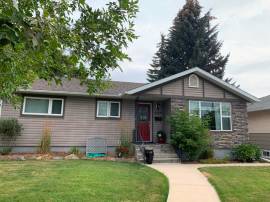 4 Bed Full house in Grandview! Garage, fence yard & PET FRIENDLY