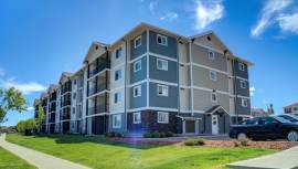 Newly-Renovated Suites! - Vanier Woods - Apartment for Rent Red