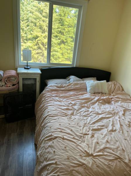 Furnished room for rent