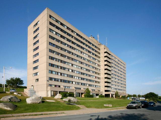1,2 & 3 BEDROOM UNITS - LARGE SPACIOUS APARTMENT