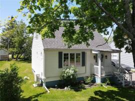 2 BEDROOM HOUSE - CLOSE TO THE MONCTON HOSPITAL - AVAIL NOW