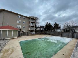 U100A - 2 bedroom apartment with pool & gym on site