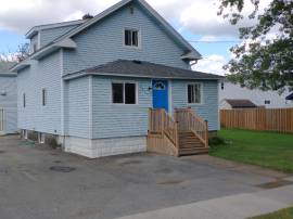 FOUR BEDROOM HOUSE FOR RENT IN CRYSTAL BEACH, ON.