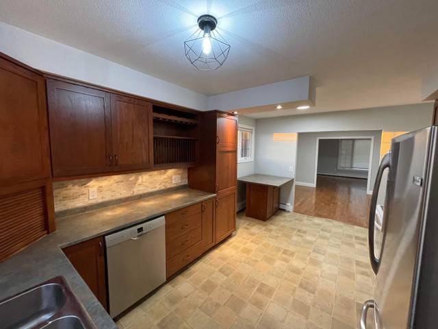 2 BEDS 1 BATH + BONUS ROOM.