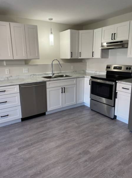 39 WARD - 1 BEDROOM - RENOVATED - LAUNDRY IN UNIT - NOV 15TH