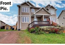 3 Bedroom House + basement, with AC and BBQ in Dieppe to Rent