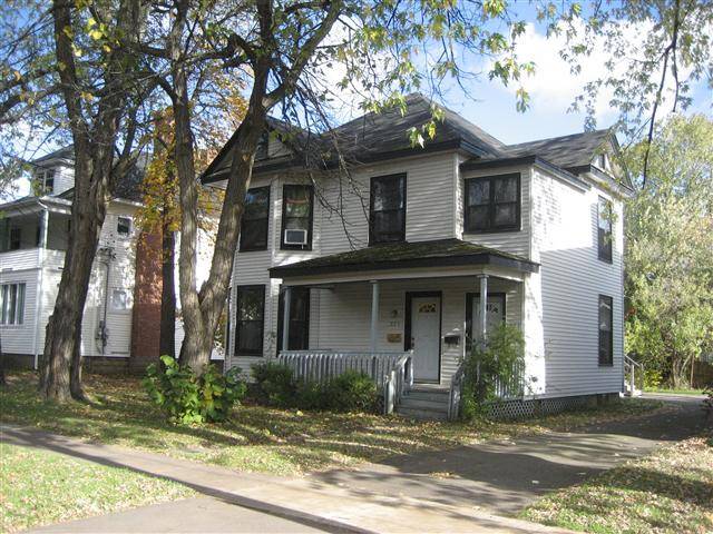 2 BED - TOP FLOOR UNIT- CLOSE TO HOSPITAL - AVAIL DEC 1ST