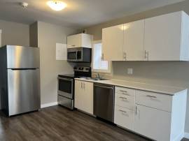 253 WEST LANE - 1 BEDROOM - COMPLETELY RENOVATED - DEC 1st
