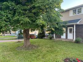 Semi-detached for rent