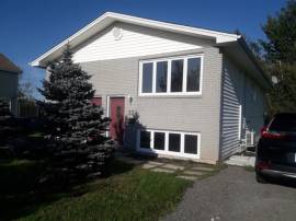 3 Beds 1 Bath Apartment Available Nov 2