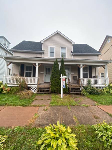 7 Godfrey - CHFR - Large 3 Bedroom!