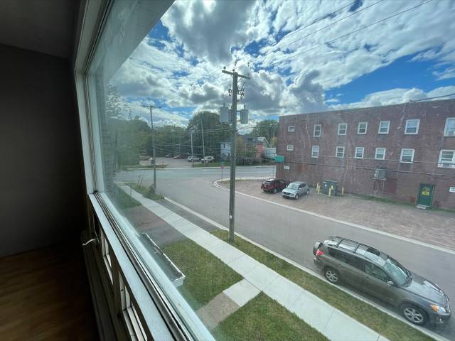 5 Winter St U6 - CHFR - Large 2 Bedroom!