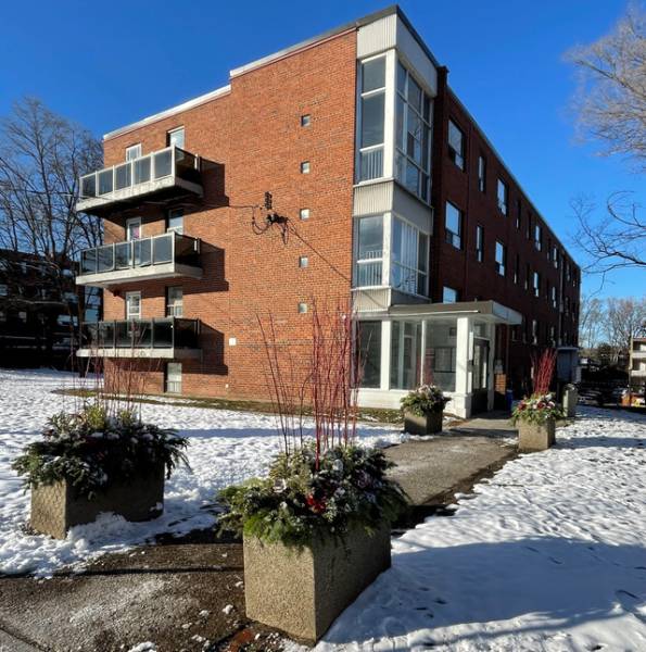 4 Hill Heights, Toronto - APARTMENTS FOR RENT