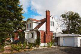 2 + 1 detached house in Carlington for rent