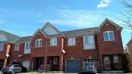 BRIGHT SPACIOUS 3 Bedrooms + compute HOUSE for rent in AURORA