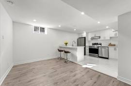 2+1 Basement apartment W Separate entrance for rent in Aroura