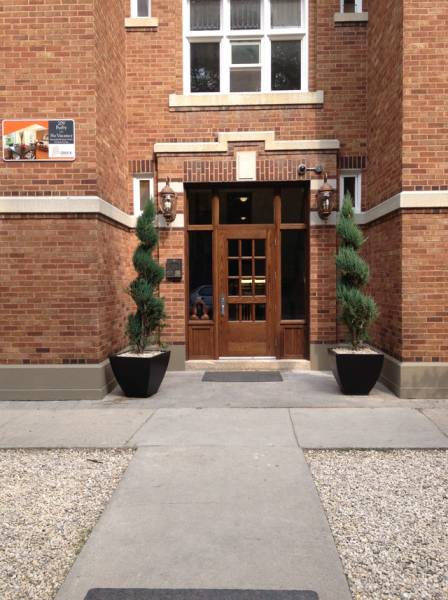 209 Furby St - 2 BR available w/ MOVE IN BONUS!