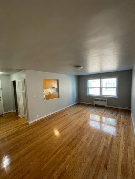 346 Broadway- 1/2 Mo Free & New A/C- 1 Bed 1 Bath