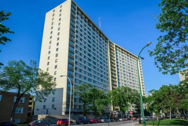 411 Condo – Downtown Condo All Utilities Inc. – Parking Avail.