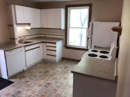 2 Bdrm, free parking for 6 mths, utilities included.