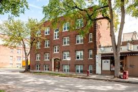 221 Colony St- Colony Apts- Bachelor Suite
