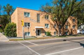 1017 Corydon Ave- Harrow Apts- 1 Bedroom