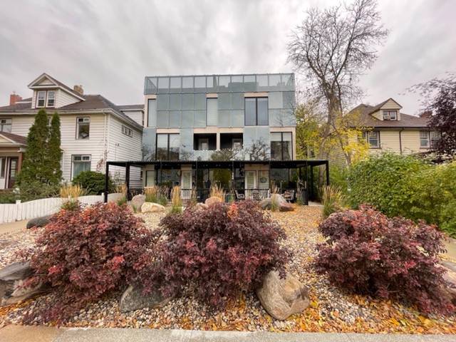 3 Bedrooms, 2.5 Bathrooms Apartment Style Condo for Rent