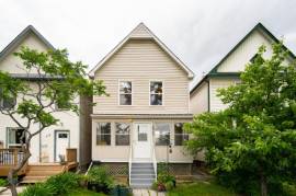Renovated 3 Bedrooms, 2 Bath house for rent in Crescentwood!