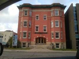 224 KENNEDY STREET LARGE FULLY RENOVATED 2 BEDROOM