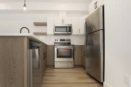 Beautiful 2 Bedroom in West Broadway Available November 1st