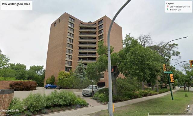 luxury condo for rent Wellington Cres