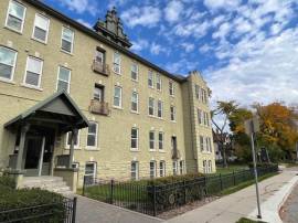 MOVE-IN FOR FALL!! 2bdrm Character Suite $1095!